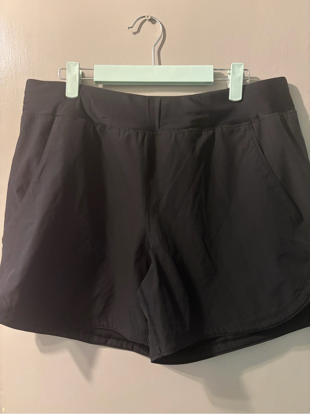 Lands' End Black Athletic Shorts with Side Pockets